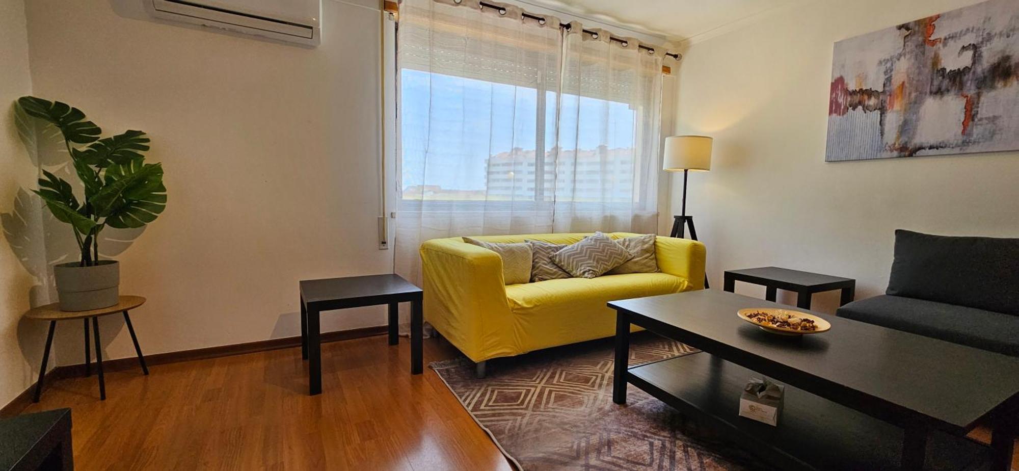 Modern 3 Bed Flat - Beaches, Expo & City Fun - Your Gateway To Lisbon Apartment Montijo Exterior foto